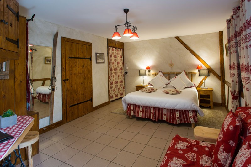 chambre hotel spa haut jardin jacuzzi privé séjour romantique gérardmer vosges