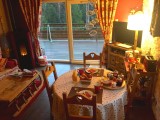 Salle petit déjeuner Chambres d'hôtes Fleur de Lorraine à L'Eden de Floridylle Xonrupt-Longemer Vosges 	