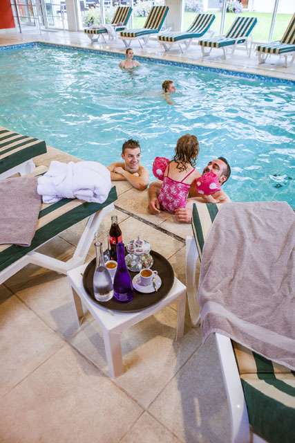Piscine de l'hôtel Beau Rivage Gérardmer Vosges  piscine hôtel Beau Rivage lac Gérardmer Vosges