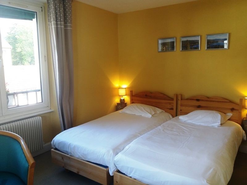 renovated double room with lake vie-CHAMBRE PLUS 2 PERS.