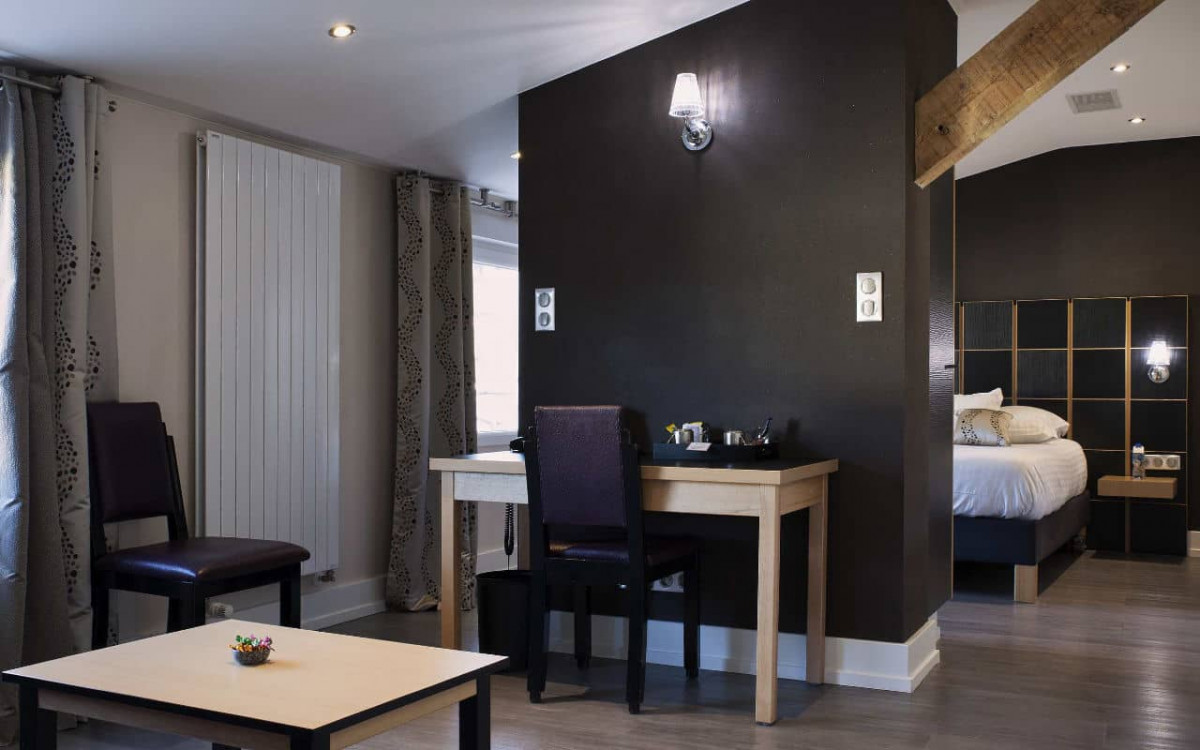 Room 152898-398875 Room 152898-398875