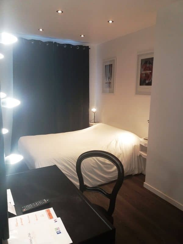 Room 195620-532946 Room 195620-532946