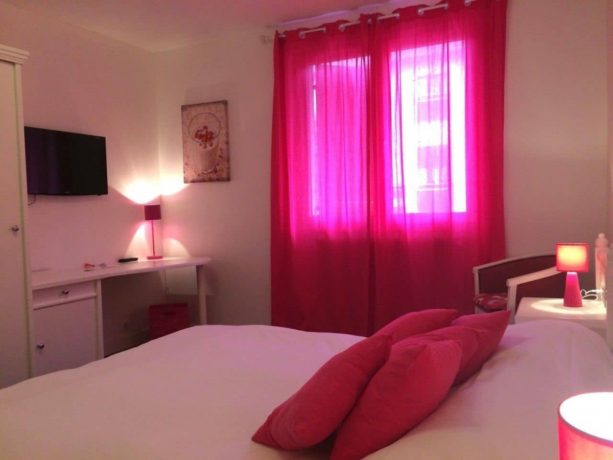 Room 195620-532946 Room 195620-532946