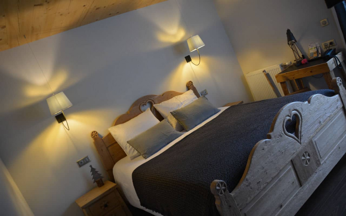 Room 198317-540602