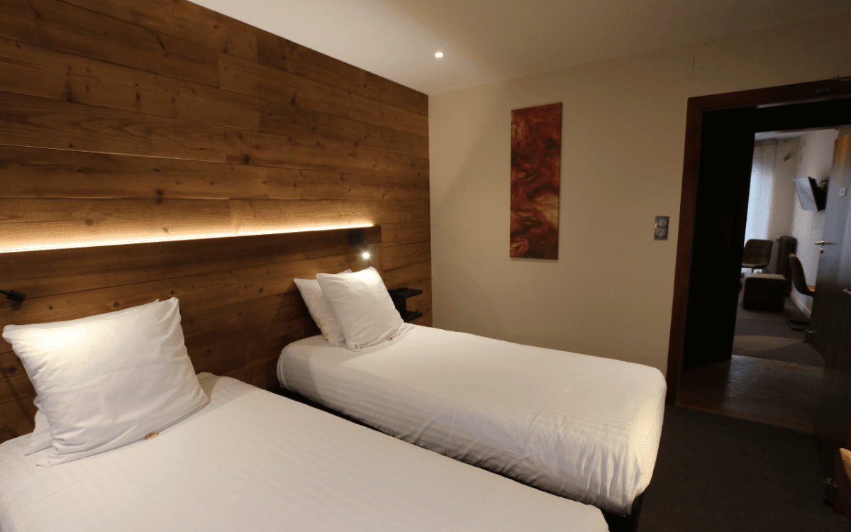 Les Communicantes-NUIT EN CHAMBRES COMMUNICANTES