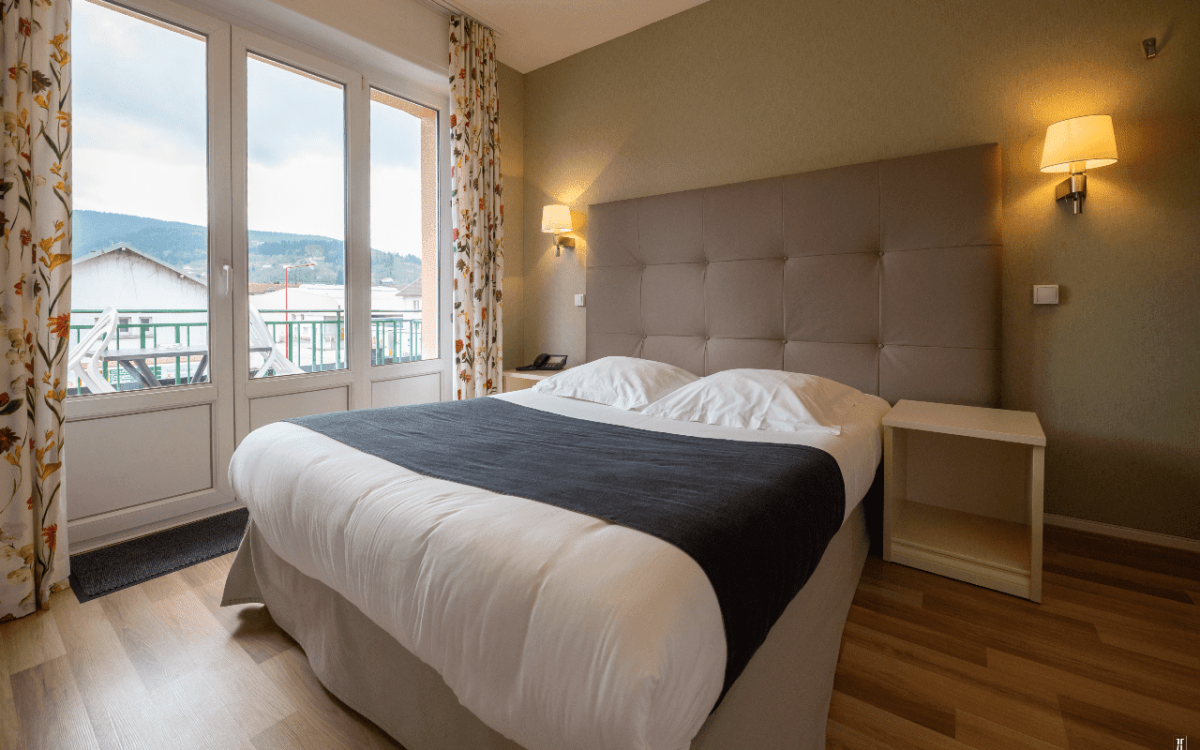 Room 83697-228211