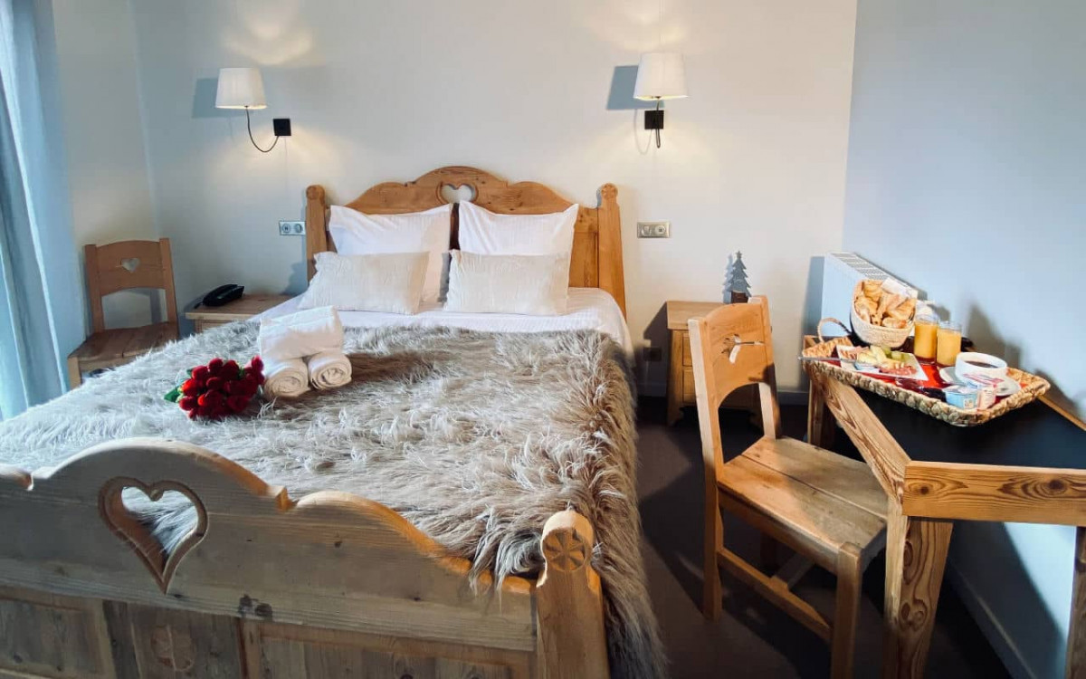 Room 319528-744572 Room 319528-744572