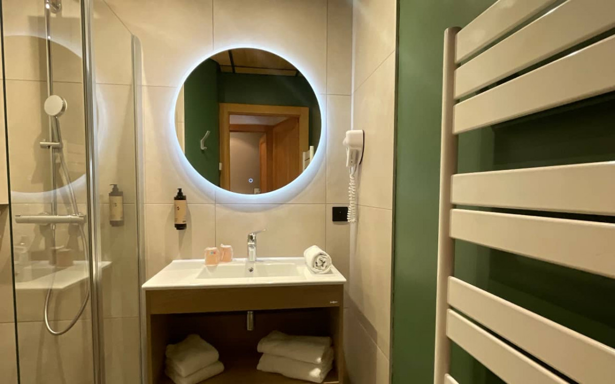 Room 131249-343544 Room 131249-343544