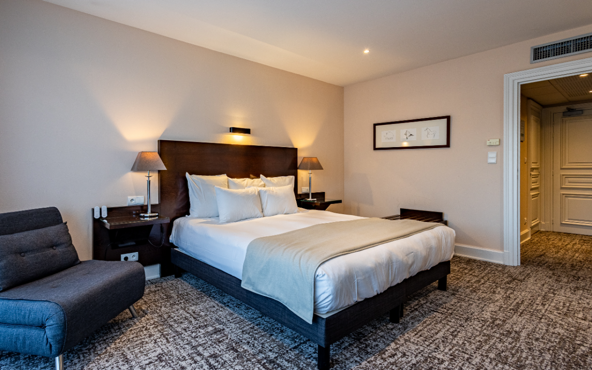 Room 152894-398879 Room 152894-398879