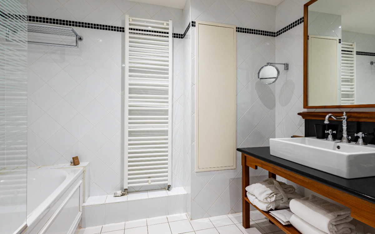 CHAMBRE EXECUTIVE-POUR 1 OU 2 PERSONNES CHAMBRE EXECUTIVE-POUR 1 OU 2 PERSONNES