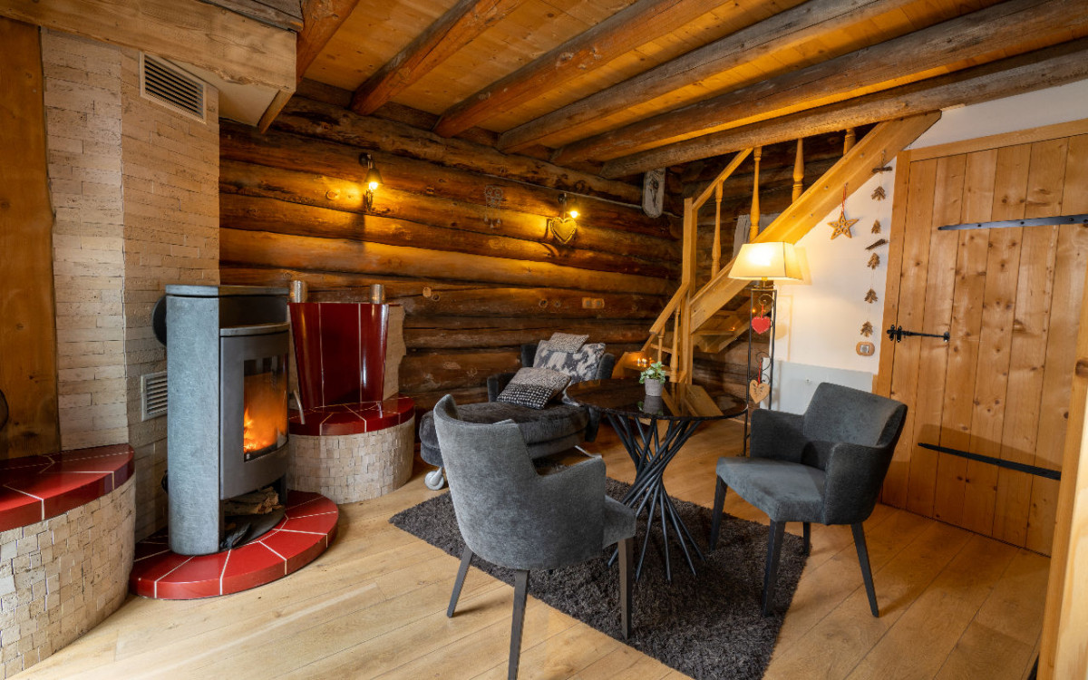 Room 140920-369249