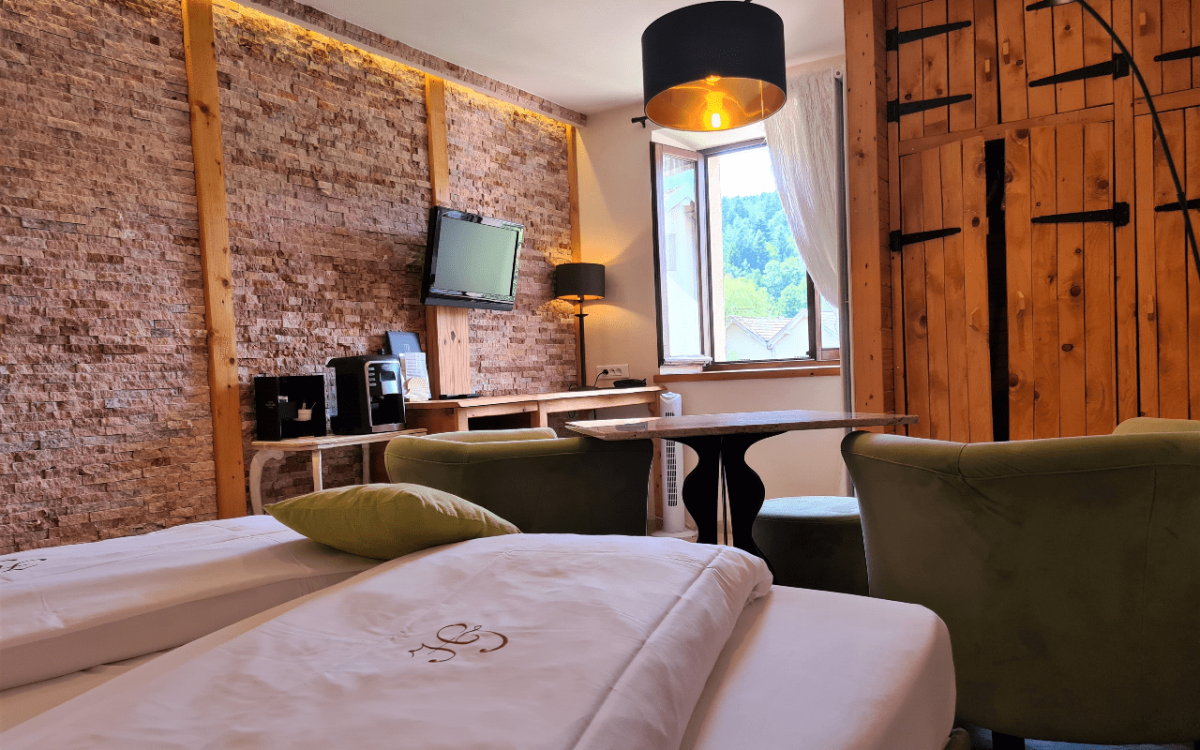 Room 96947-273996