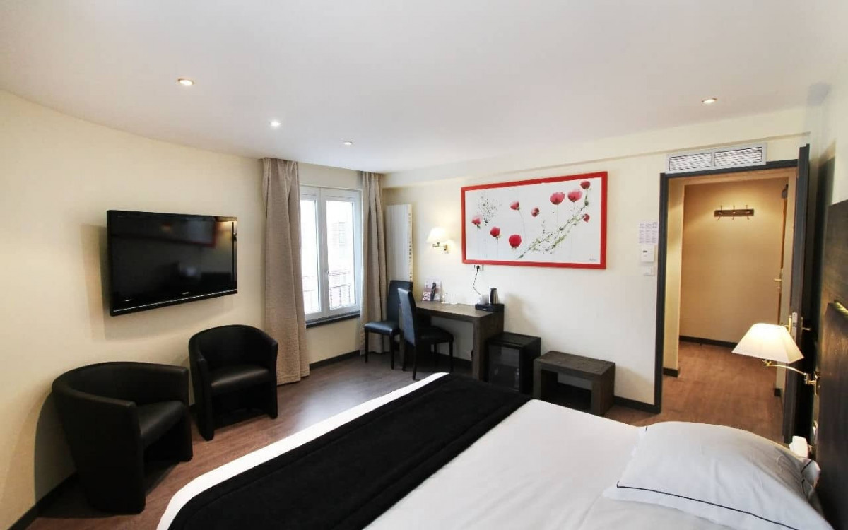 Room 204712-556322 Room 204712-556322
