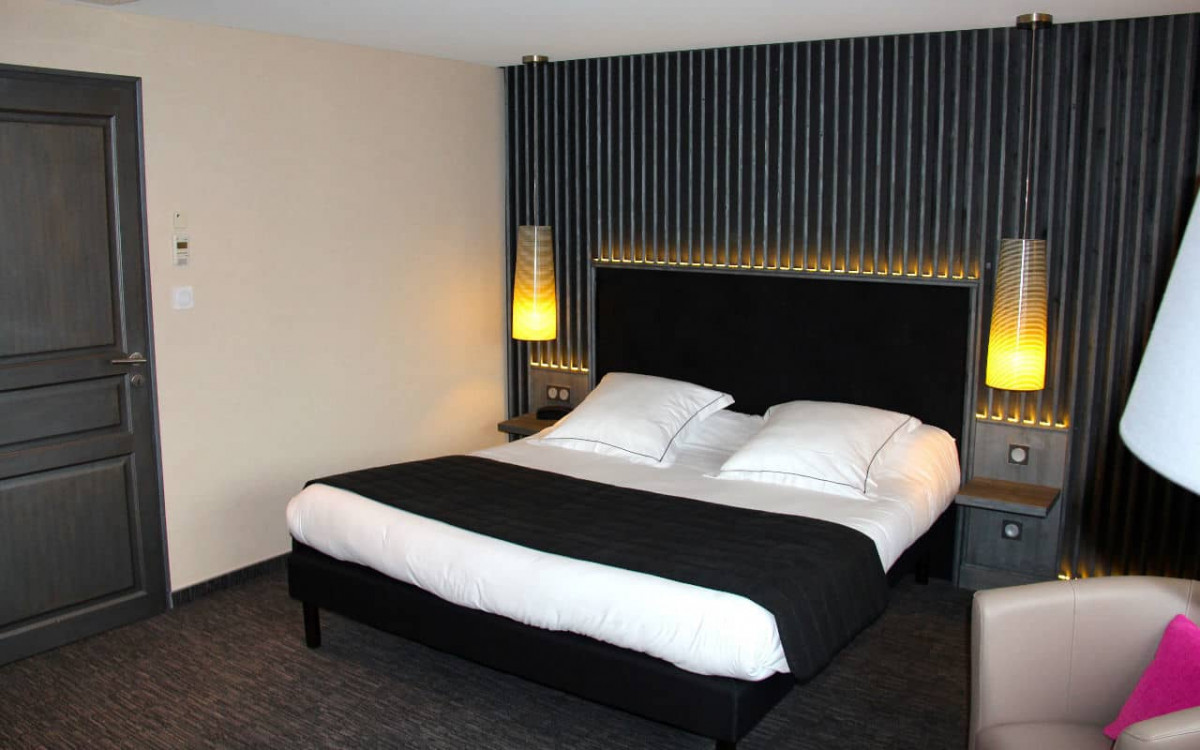 Room 204798-556560 Room 204798-556560