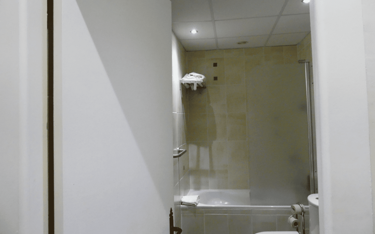 CHAMBRE SAUNA-POUR 1 OU 2 PERSONNES..