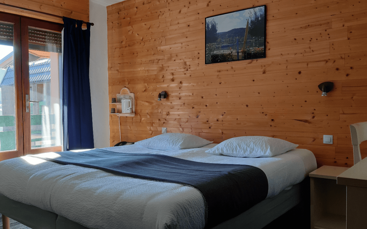 Room 83697-228211