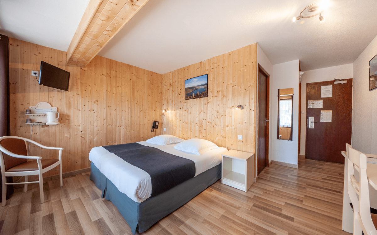 Room 83697-228211