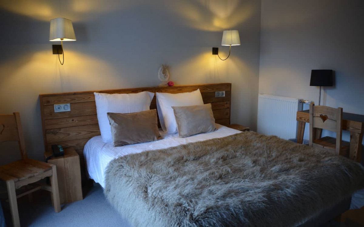 Room 319528-744572 Room 319528-744572