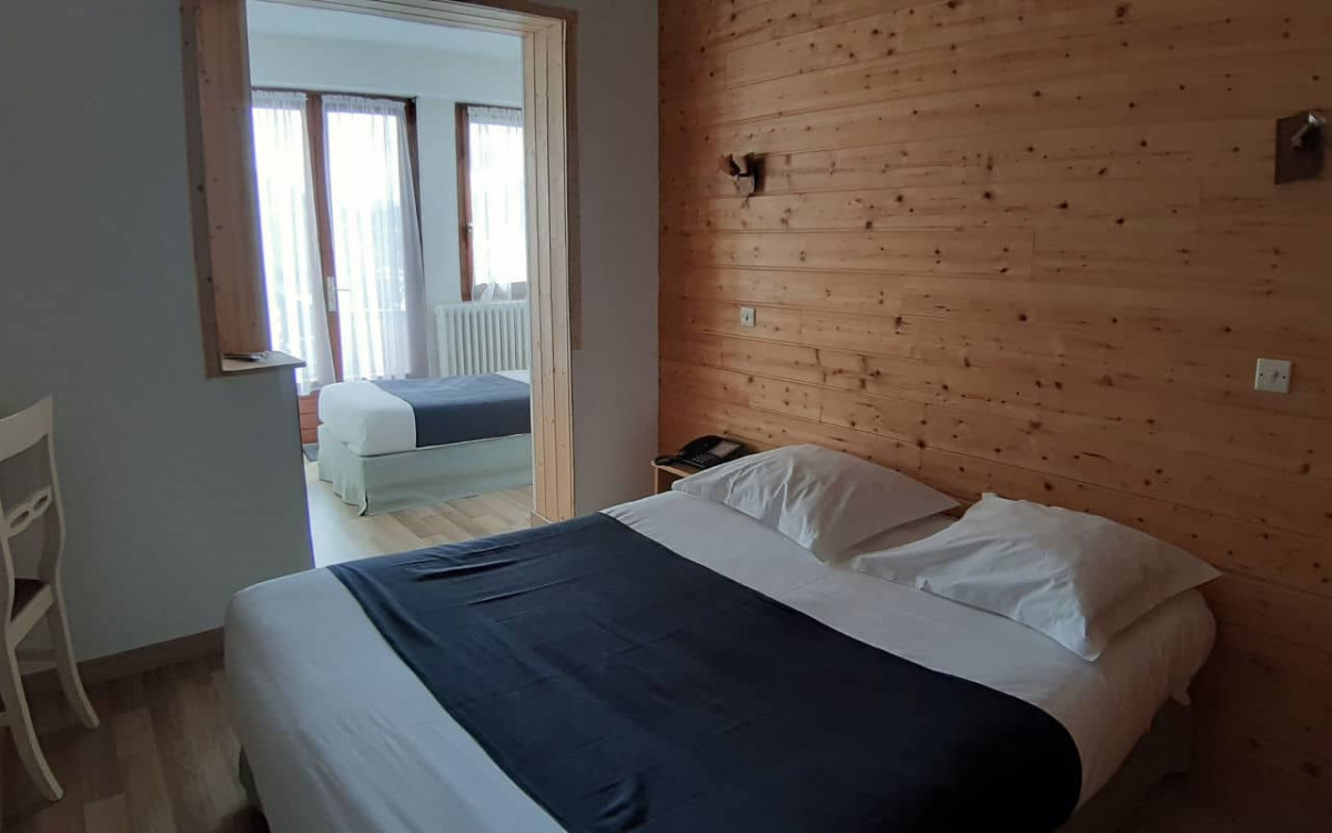 Room 83698-228230