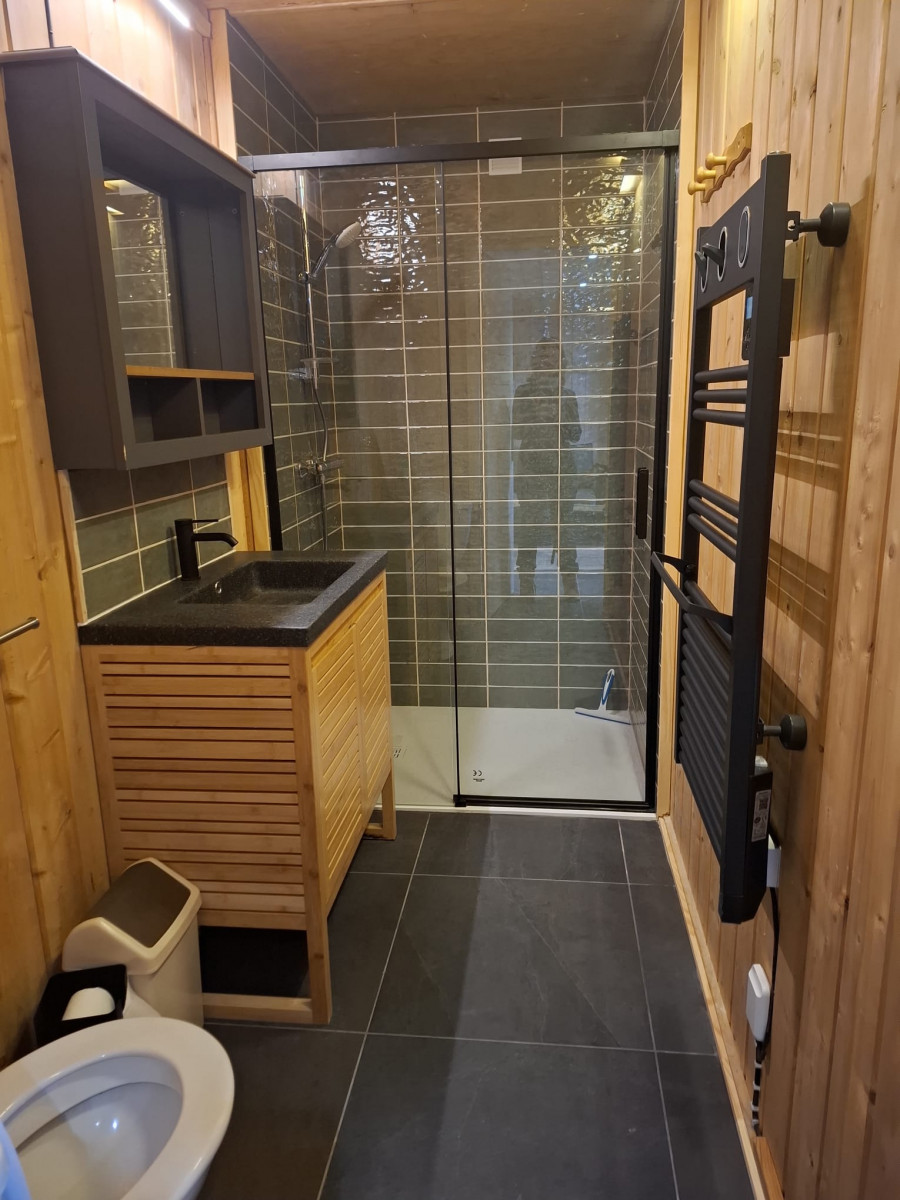gb074-nouvelle-salle-de-bain-bas-1440478 gb074-nouvelle-salle-de-bain-bas-1440478
