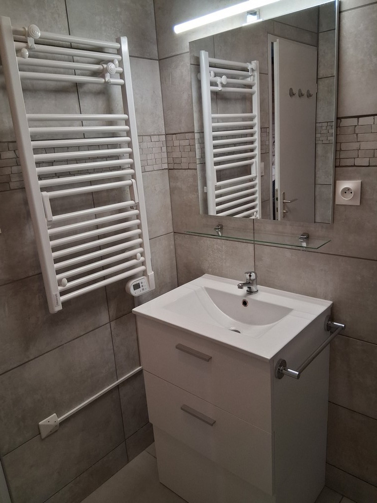 gl054-salle-de-douche2-1430753 gl054-salle-de-douche2-1430753