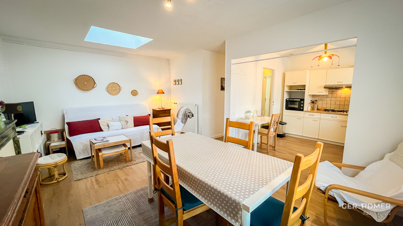 gs027-salon3-1394312 gs027-salon3-1394312