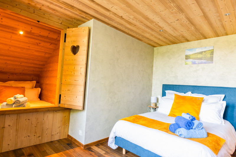 roches-fleuries-gentiane-1231019 roches-fleuries-gentiane-1231019