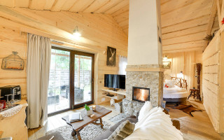 Room 140923-519388