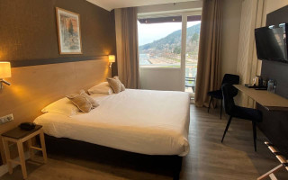 Room 152893-398878 Room 152893-398878