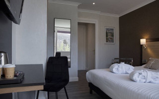 CHAMBRE CLASSIQUE VUE LAC-POUR 1  OU 2 PERSONNES