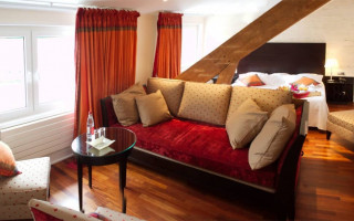 Room 152898-398875
