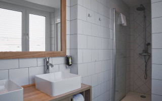Room 152899-398876