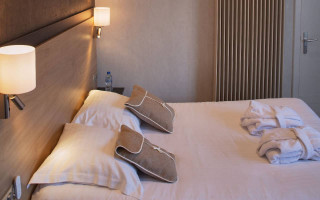 FAMILY ROOM With VILLAGE VIEW-DE 1 A 4 PERSONNES FAMILY ROOM With VILLAGE VIEW-DE 1 A 4 PERSONNES