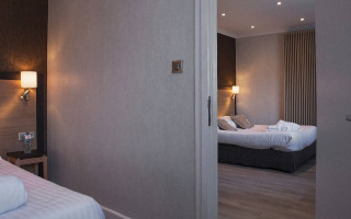 Room 152899-398876
