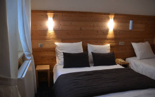 Room 154984-403907