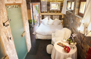 Room 155607-405564