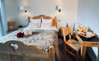 Room 319528-744572 Room 319528-744572