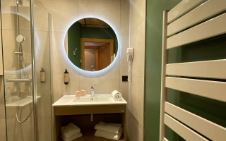 Room 131249-343544 Room 131249-343544