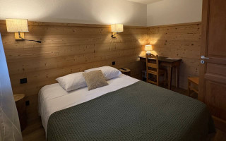 Room 131250-343451 Room 131250-343451