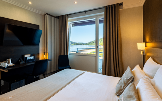 Room 152893-398878