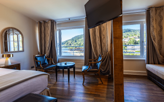 Room 152895-398881
