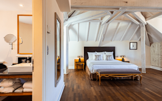 Room 152897-398884