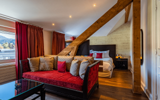 Room 152898-398875
