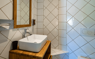 Room 410913-906757 Room 410913-906757