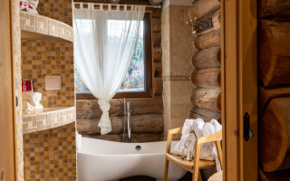 Room 140920-369249