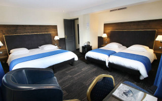Chambre quadruple supérieure-1 à 4 personnes