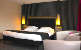 Family room with 2 interconnecting double rooms-2 à 4 personnes Family room with 2 interconnecting double rooms-2 à 4 personnes