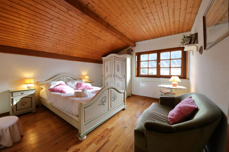 12-1406702 12-1406702