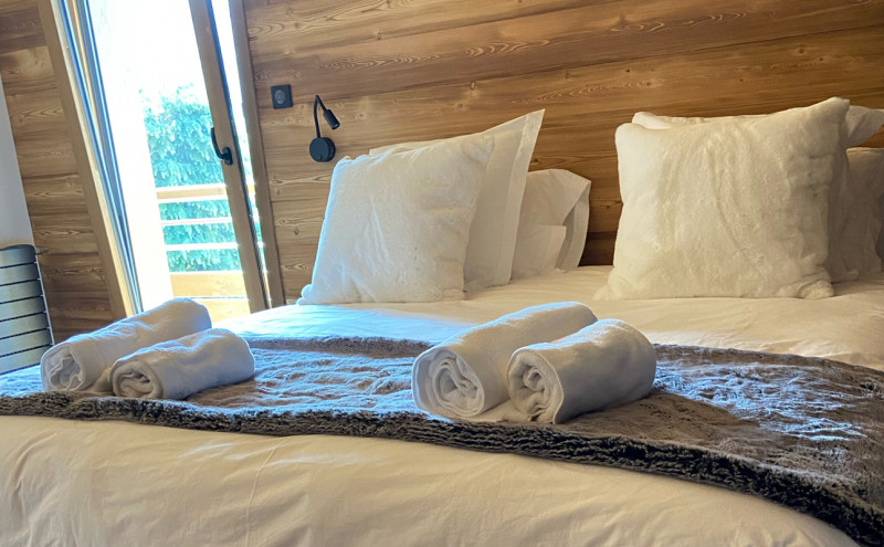 gb070-c103a-chambre1-1394960