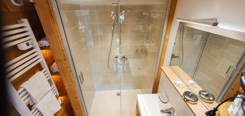 gf022-salle-de-bains-1248447 gf022-salle-de-bains-1248447